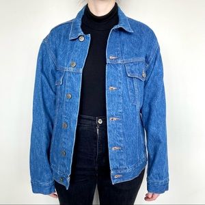 Vintage Denver Hayes medium-wash denim jacket. 💙
